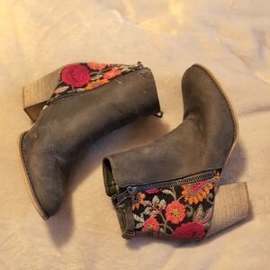 Embroidered Gray Ankle Boots size 8.5